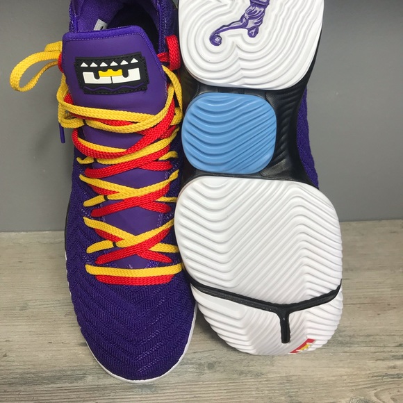 NWT NIke LeBron 16 Martin Shoes - Picture 3 of 7